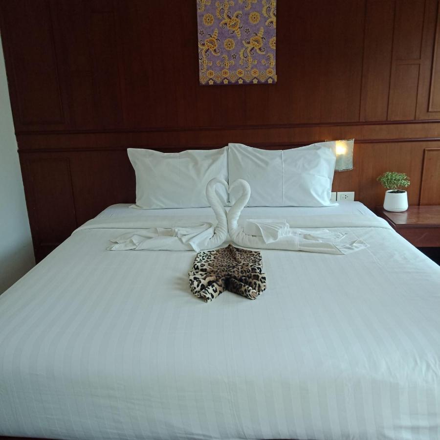 New Forest Patong Buitenkant foto